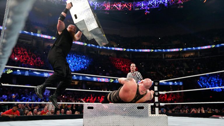Erick Rowan and Big Show - WWE TLC 2014