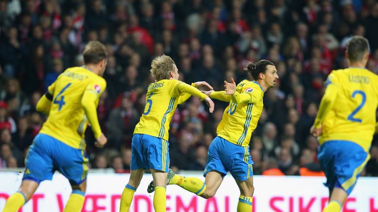  Zlatan Ibrahimovic of Sweden celebrates with Emil Forsberg after scoring the opening goal