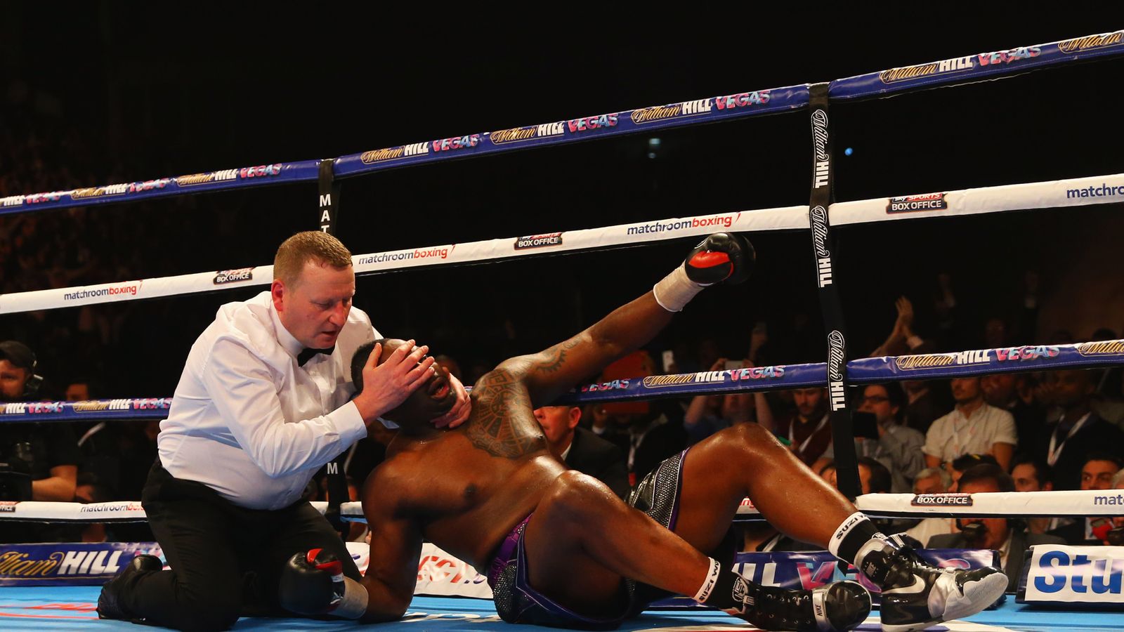 Highlights Of Anthony Joshua's Seventh-round Victory Over Dillian Whyte ...