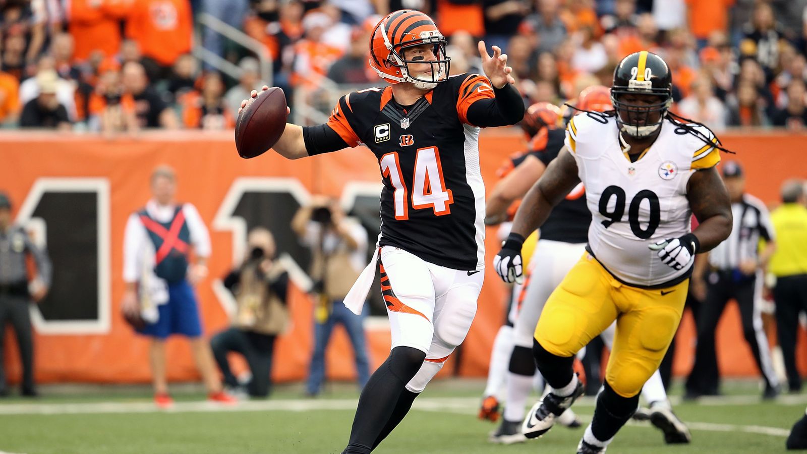 Steelers sack Andy Dalton eight times, cruise to 27-3 victory over Bengals  - NBC Sports