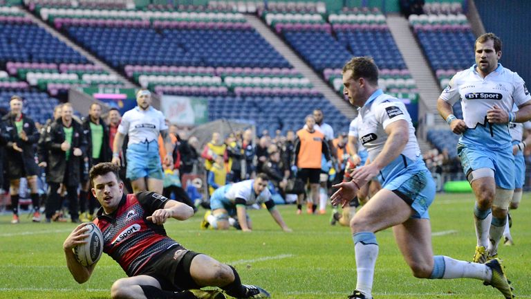 27/12/15 1872 SCOTTISH CUP.EDINBURGH RUGBY V GLASGOW WARRIORS.BT MURRAYFIELD STADIUM - EDINBURGH.Edinburgh Rugby's Matt Scott scores a try 