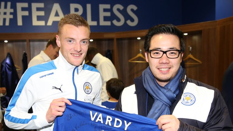 Leicester City vice chairman Aiyawatt Srivaddhanaprabha and Jamie Vardy