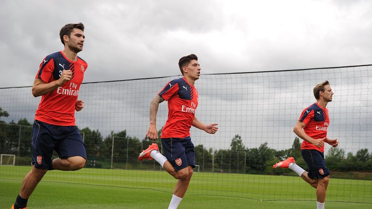 Toral in pre-season training with Hector Bellerin and Nacho Monreal 