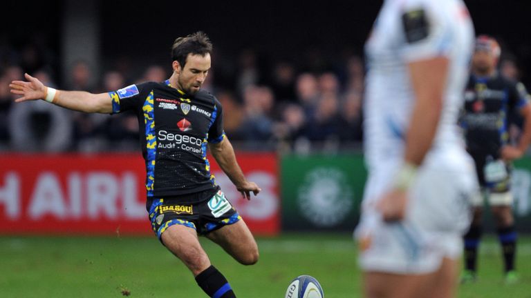 Clermont's French scrum-half Morgan Parra kicks a penalty during the European Rugby Champions Cup rugby union match between Clermont and Exeter