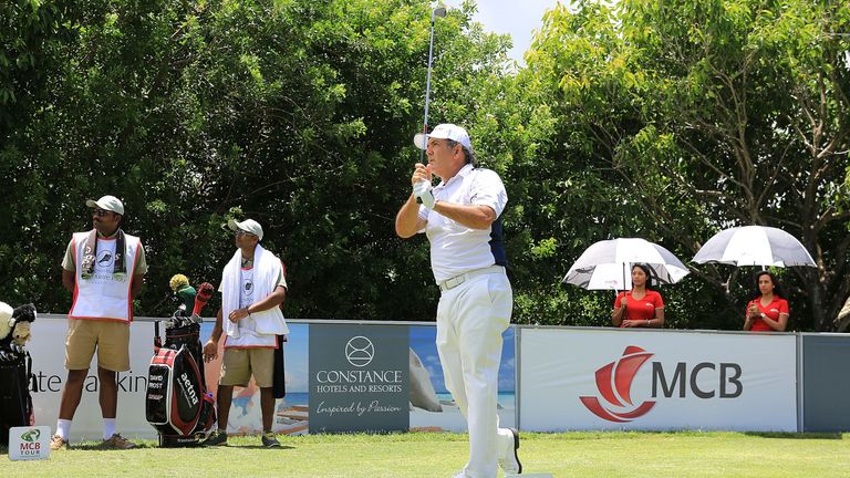 David Frost led after 11 holes but bogeyed two of the next three