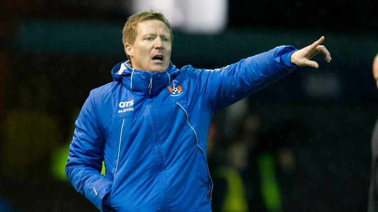 05/12/15 LADBROKES PREMIERSHIP.KILMARNOCK V DUNDEE UTD.RUGBY PARK - KILMARNOCK.Kilmarnock manager Gary Locke