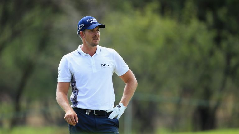 Henrik Stenson raced to six under after 10 holes despite suffering with flu