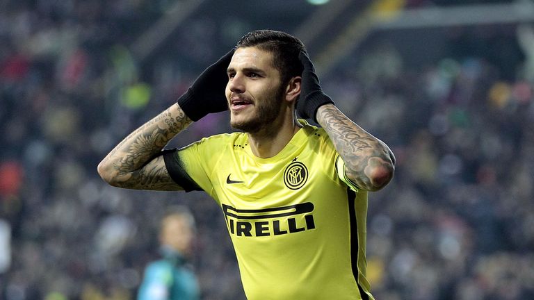 UDINE, ITALY - DECEMBER 12: Mauro Icardi of FC Internazionale Milano celebrates after scoring a goal during the Serie A match betweeen Udinese Calcio and F