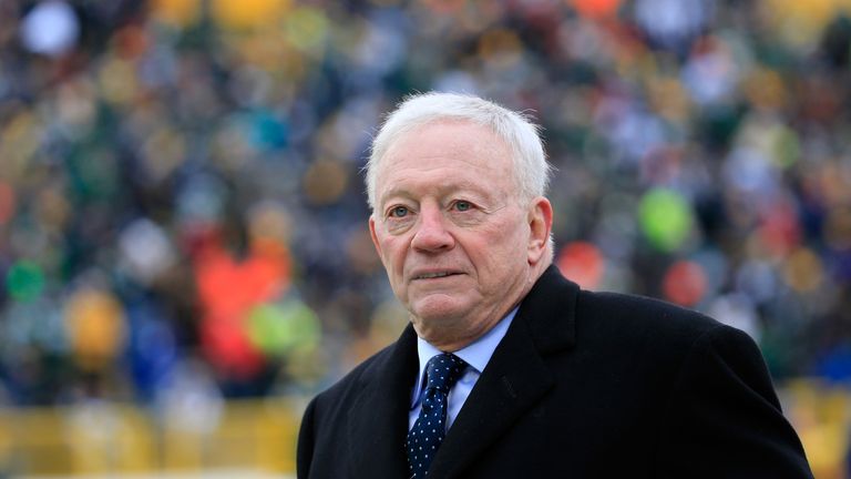 GREEN BAY, WI - JANUARY 11:  Dallas Cowboys owner, Jerry Jones, stands on the sidelines in the first quarter of the 2015 NFC Divisional Playoff game betwee