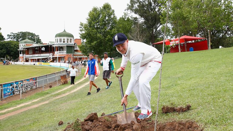 Joe Root avoids planting his front foot...