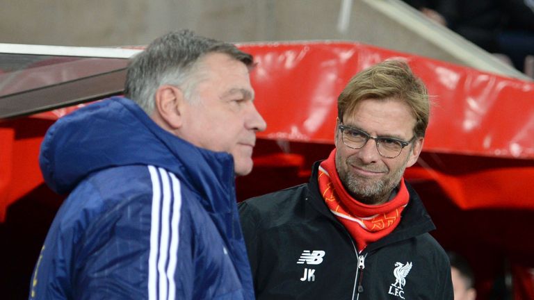 Liverpool's manager Jurgen Klopp (R) and Sunderland's manager Sam Allardyce (L)