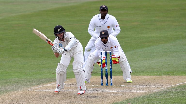 Kane Williamson keeps the Sri Lankan attack at bay on the third day
