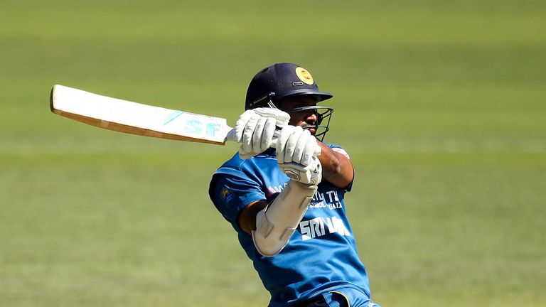 NELSON, NEW ZEALAND - DECEMBER 31:  Lahiru Thirimanne of Sri Lanka bats during the third One Day International match between New Zealand and Sri Lanka at S