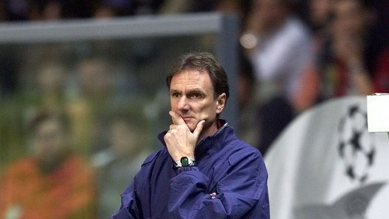 24 Oct 2001:  Phil Thompson of Liverpool during the UEFA Champions League game between Boavista FC and Liverpool at the Bessa Stadium in Porto. DIGITAL IMA