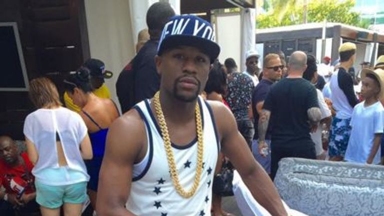 Floyd Mayweather (Instagram: floydmayweather)