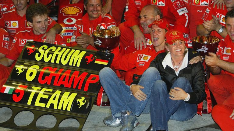  2003 entwickelte sich zwischen Schumacher und Kimi Raikkönen ein spannender Titelkampf. Erst im letzten Rennen, beim Großen Preis von Japan, holte "Schumi" den letzten Punkt, der zum Titel fehlte.