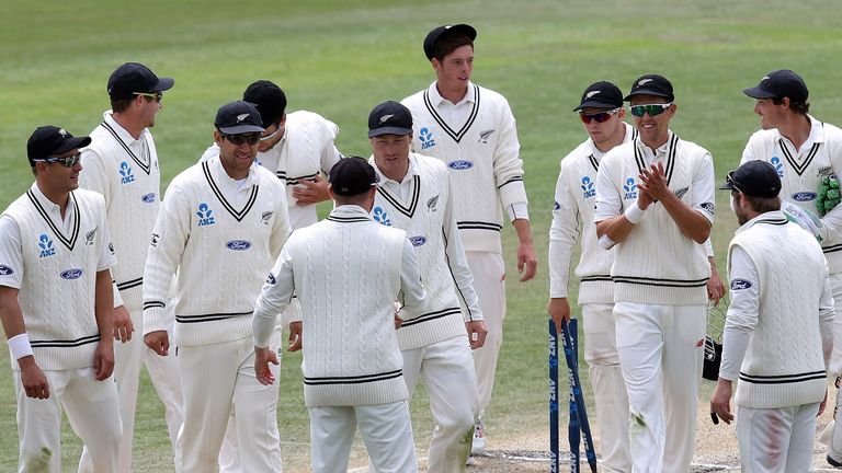 New Zealand celebrate victory over Sri Lanka on day five