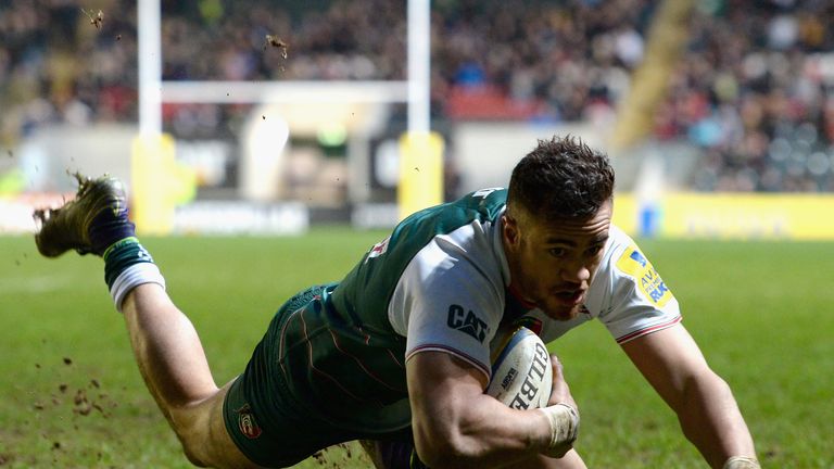 Peter Betham of Leicester Tigers scoring a try during the Aviva Premiership match against Newcastle