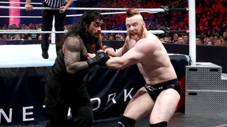 Roman Reigns v Sheamus