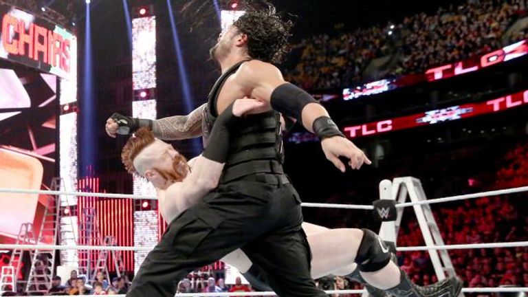 Roman Reigns v Sheamus