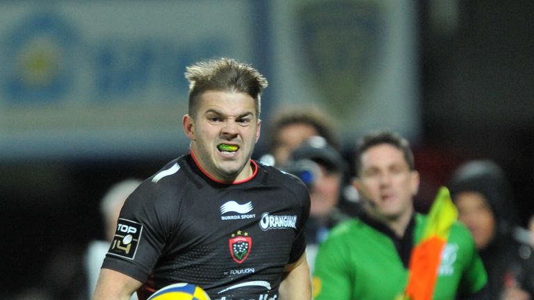 Toulon winger Drew Mitchell scores a try against Clermont