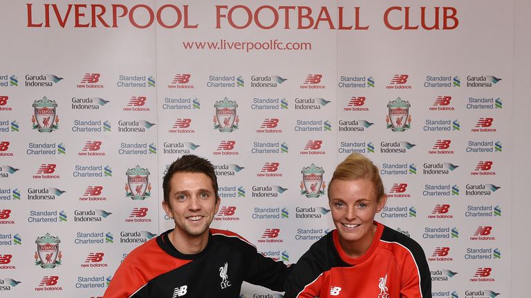 Sophie Ingle puts pen to paper on Liverpool contract 