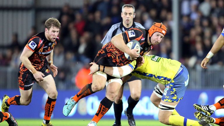  Thomas Waldrom of Exeter Chiefs runs at the Clermont Auvergne defence