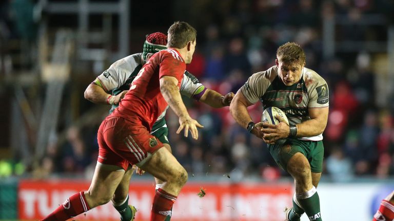 Tom Youngs of Leicester breaks with the ball 