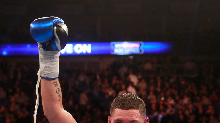 TONY BELLOW V MATEUSZ MASTERNAK  12-12-2015.at O2 LONDON .PIC LAWRENCE LUSTIG