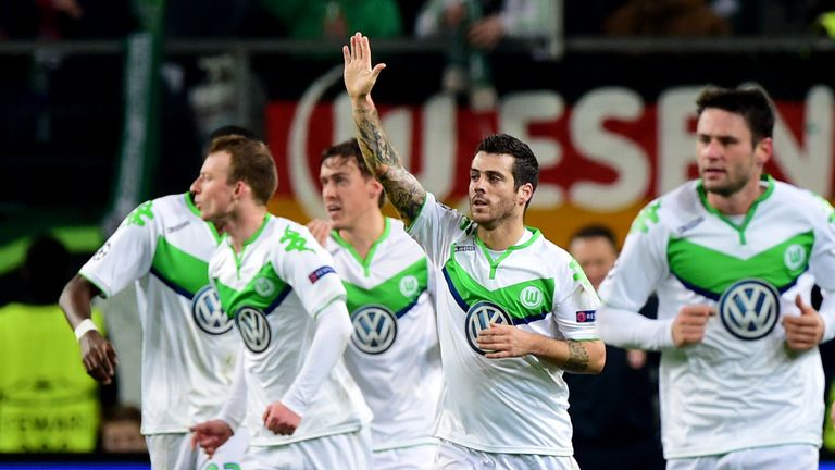 Vieirinha goal celeb, Wolfsburg v Manchester United, Champions League