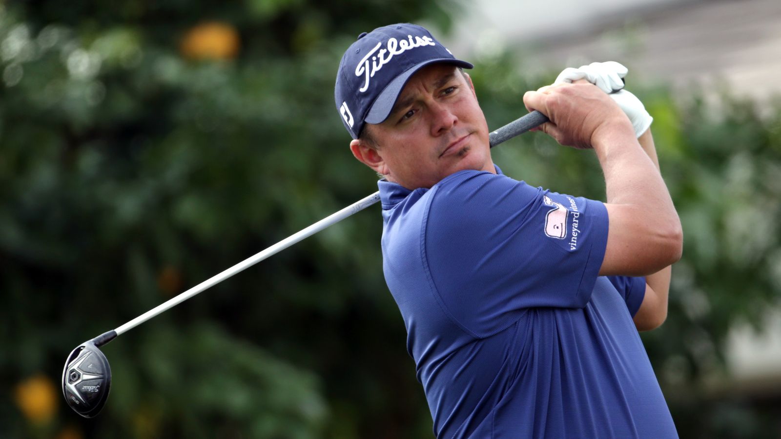 Jason Dufner surges into lead at CareerBuilder Challenge in California.