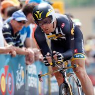 Tyler Farrar was left stranded with a broken bike after crashing