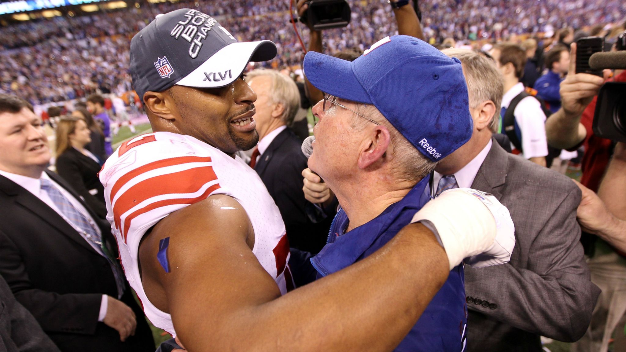 New York Giants on X: Osi Umenyiora will retire as a Giant on