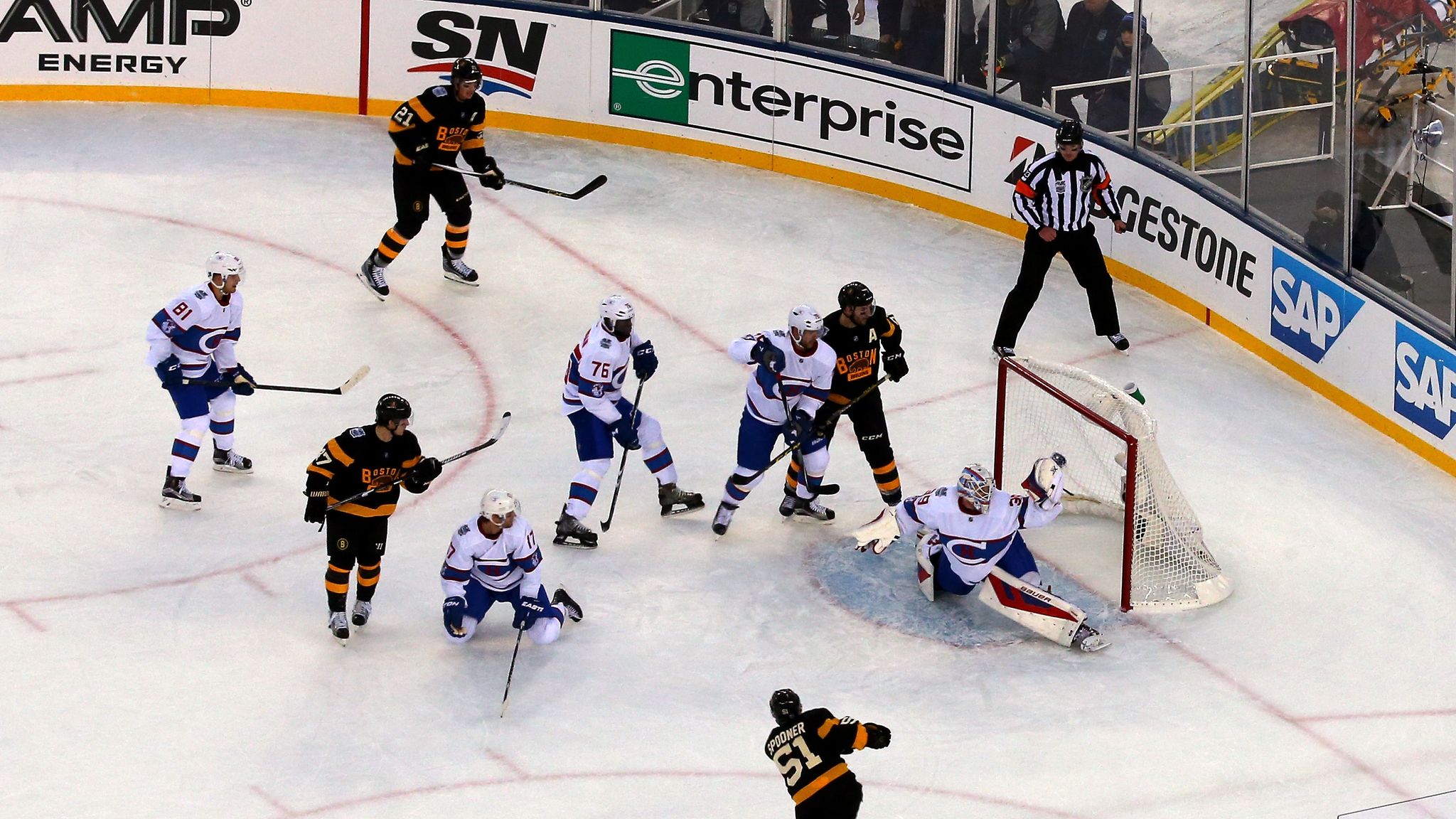 2016 Winter Classic: Canadiens' Mike Condon stars to beat Bruins - Sports  Illustrated