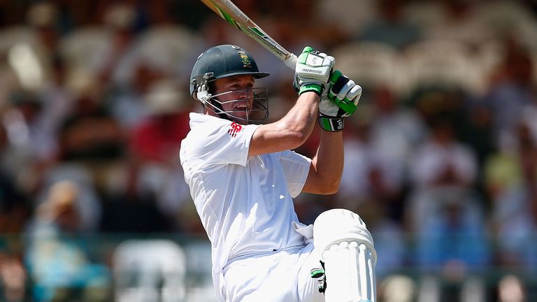 AB de Villiers takes on the short ball