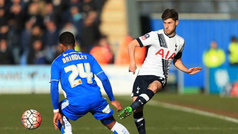 Tottenham's Ben Davies plays a pass