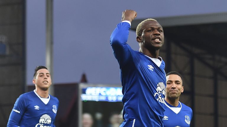 Everton's Ivorian striker Arouna Kone (C) celebrates scoring his team's first goal during the FA Cup third-round 