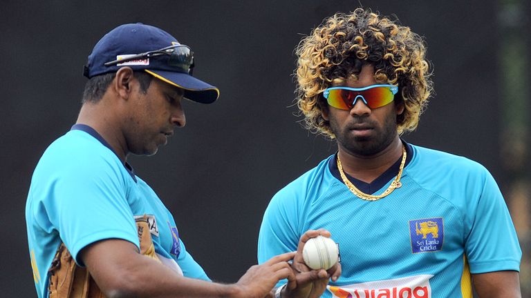 Chaminda Vaas (L) pictured with Lasith Malinga during his time as a Sri Lanka coach