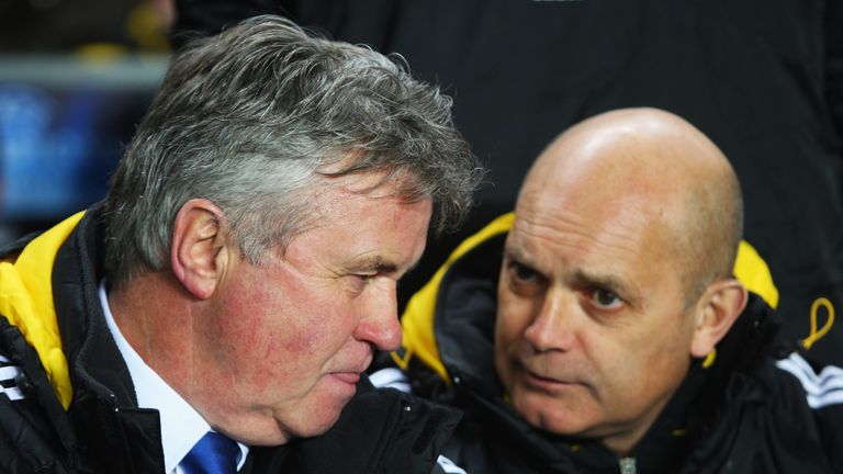 Guus Hiddink and Ray Wilkins pictured in the Chelsea dugout during his first stint at Chelsea in 2009