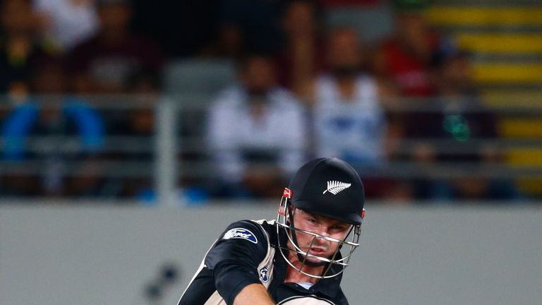AUCKLAND, NEW ZEALAND - JANUARY 15:  Colin Munro of New Zealand bats during the first T20 match between New Zealand and Pakistan at Eden Park on January 15