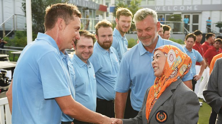 Darren Clarke introduced the Queen of Malaysia to the European Team during the opening ceremony