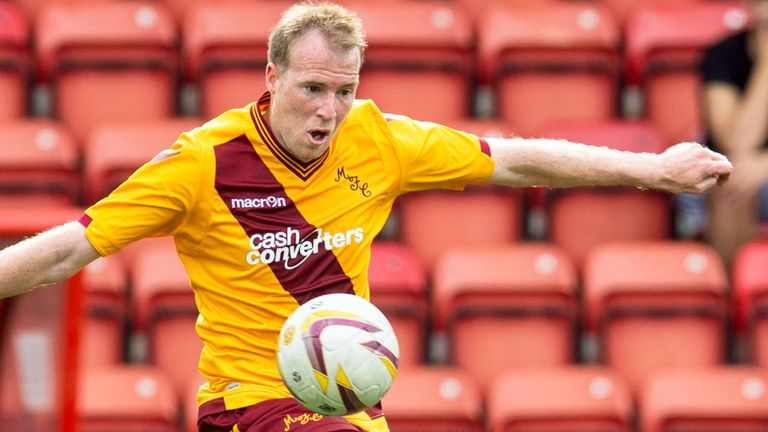 David Clarkson has moved from Motherwell to St Mirren on loan