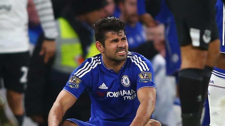 Diego Costa Chelsea sat down injured