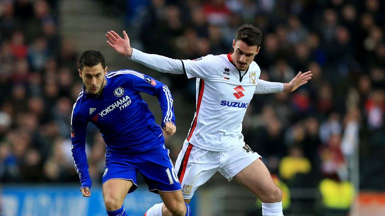 Eden Hazard gets away from Darren Potter 