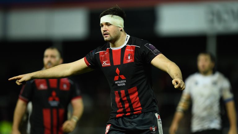 Gloucester forward Elliott Stooke is joining Bath