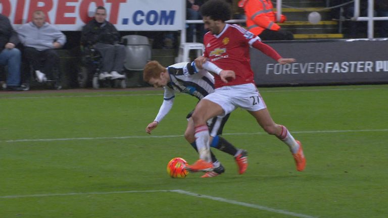 Newcastle's Jack Colback falls under pressure from Fellaini