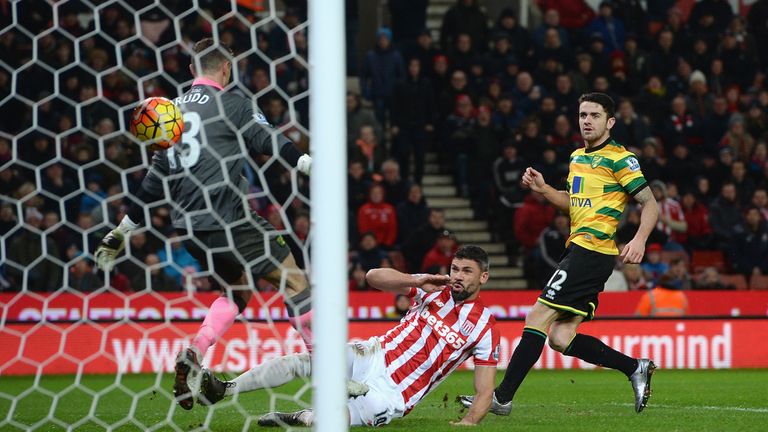 Jonathan Walters scores Stoke's first goal past Declan Rudd of Norwich