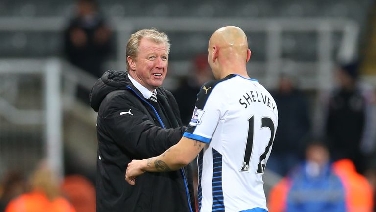 Newcastle United manager Steve McLaren congratulates new signing Jonjo Shelvey after his side's 2-1 win over West Ham