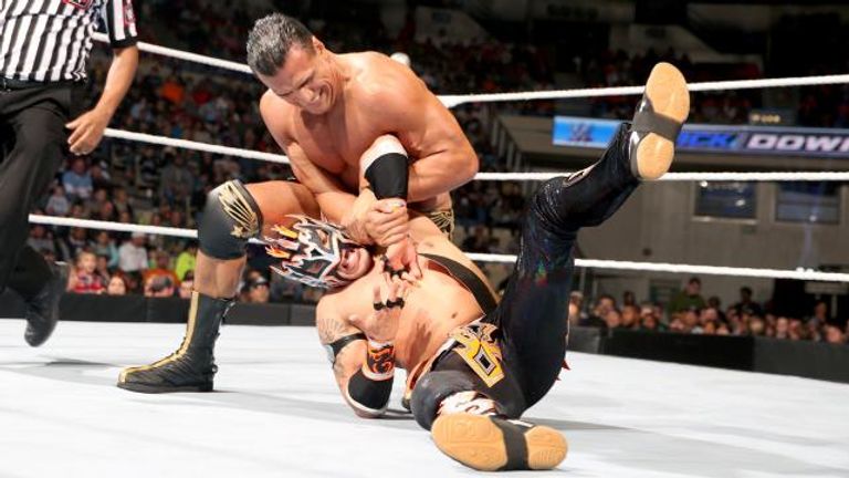 Kalisto v Alberto Del Rio