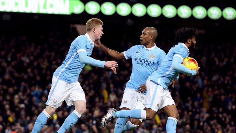 Manchester City's Kevin De Bruyne (left) celebrates scoring his side's second goal of the game 